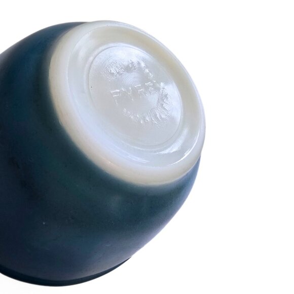 Vintage Pyrex Primary Colours Blue Green Yellow Nesting Mixing Bowls Set of 3 - Picture 12 of 16